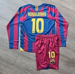 Set Boys Version Retro Team Barcelona Ronaldinho#10 Long Sleeve
